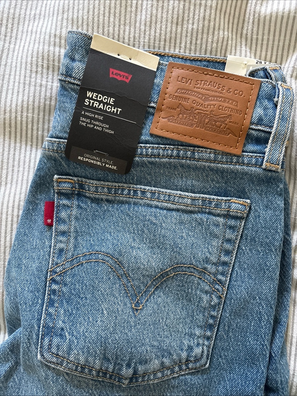 Levi's Wedgie Straight women’s jeans 28x28 NWT